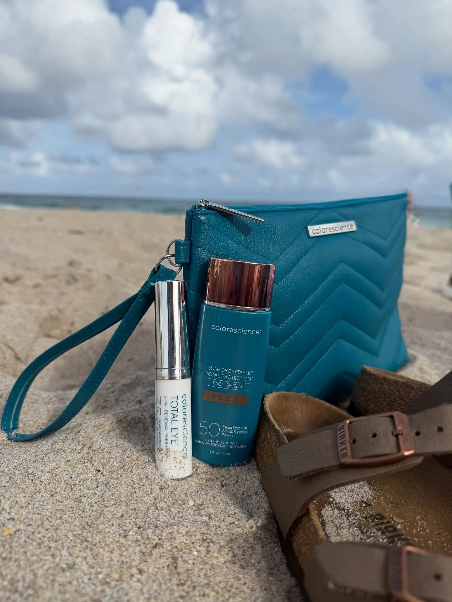 Covered on Christmas with @colorescience 

Thanks @jordanpcraig for grabbing this on vacay!