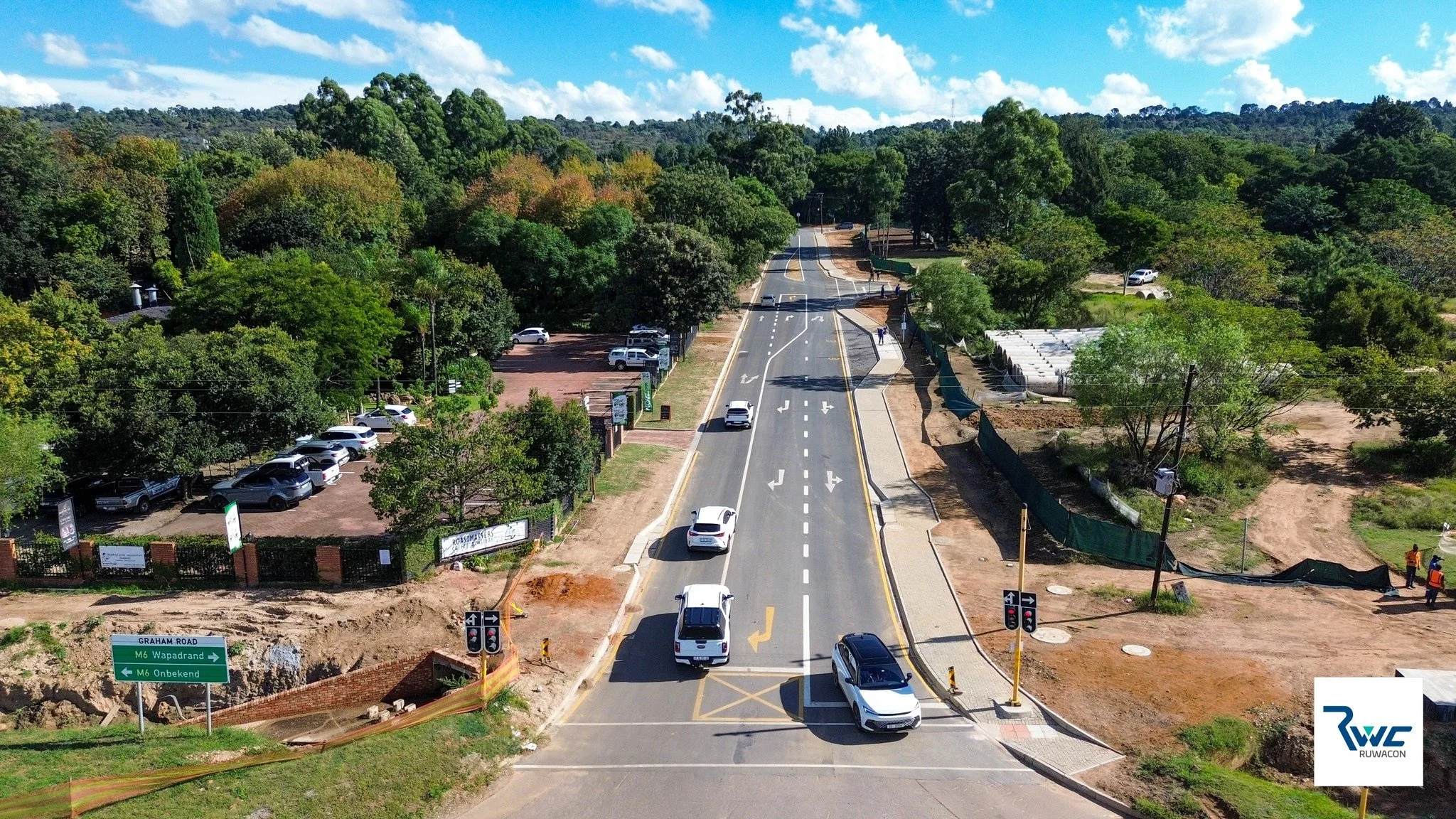 Proudly completed: External Bulk Services for The Juliana Lifestyle Centre 🚧👏

This project involved the successful delivery of key civil infrastructure works, including:

851m of stormwater reticulation
4 776m&sup2; of surfaced roads with associat