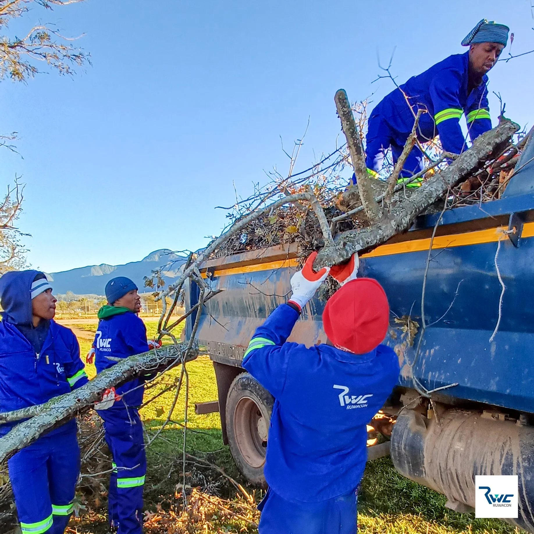 Community Strong After the Storm 💙 

Following the severe storms that impacted George this past weekend, the Ruwacon team joined forces with Outeniqua Superspar and members of the local community to assist with cleanup operations across affected are