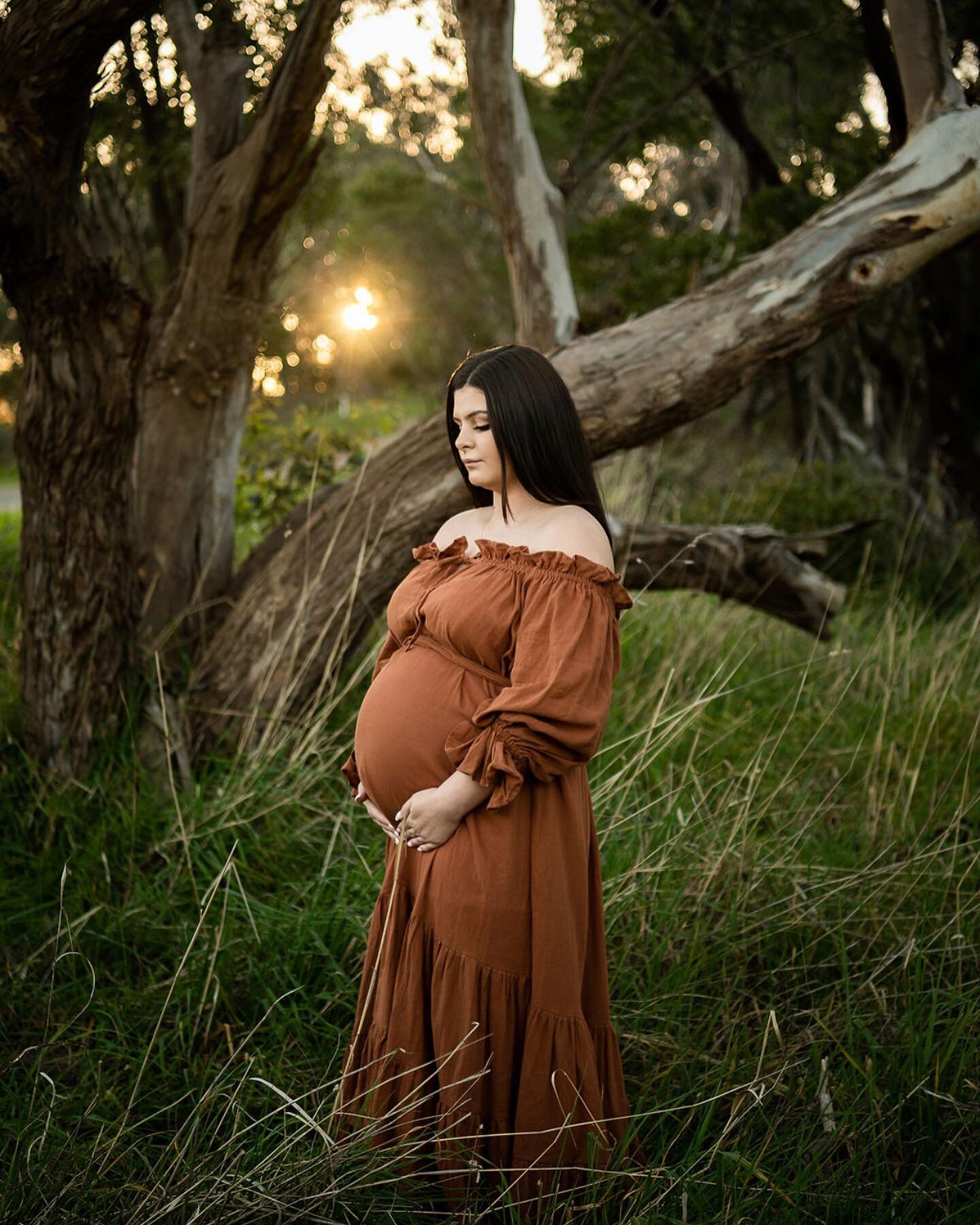 Photographed this radiant mumma in all her glory before she welcomed her baby girl earthside, last year has been a tough one with the repeated lockdowns but nonetheless we are back now and I am so ready for each and every session! 

To book your sess