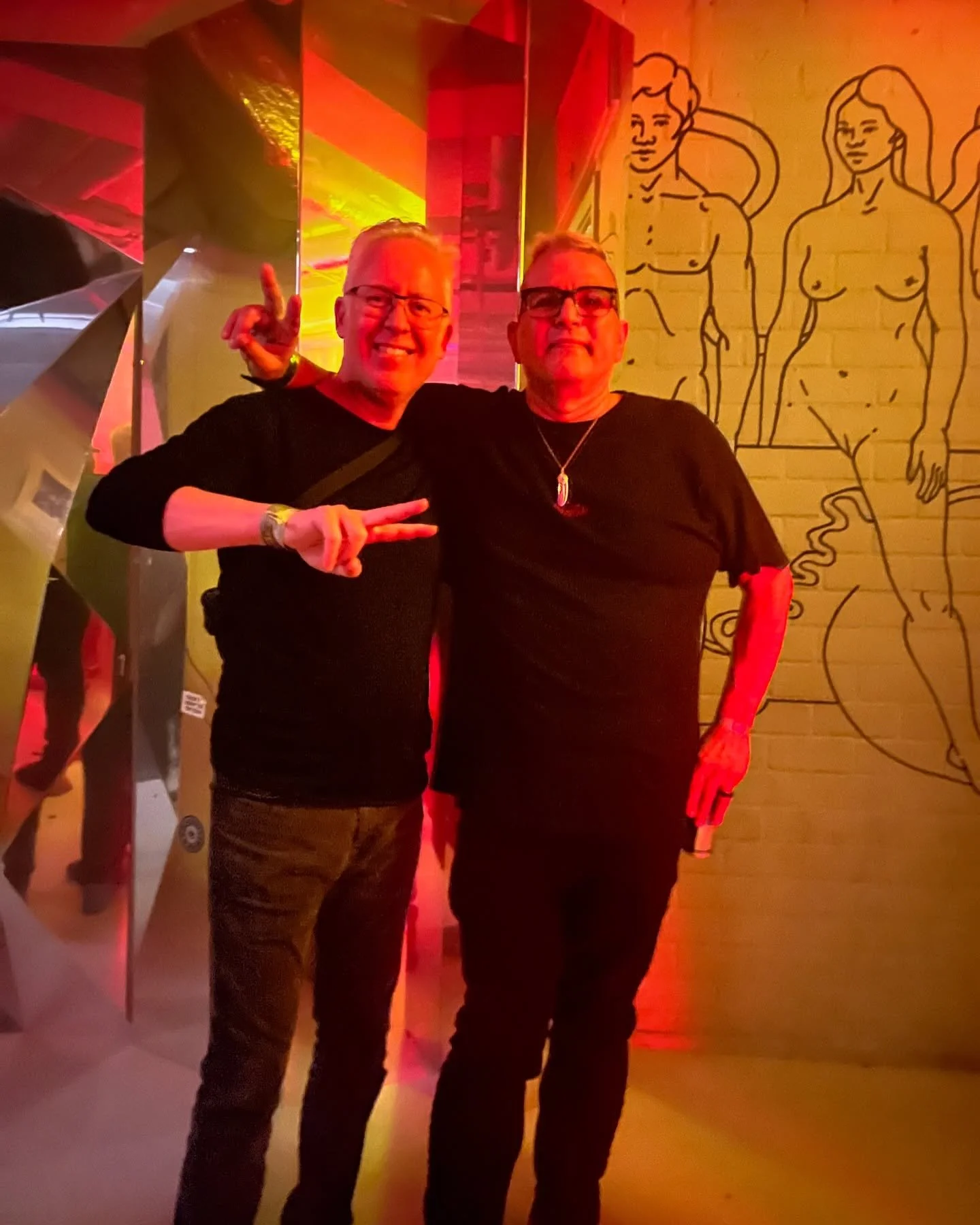 Wow! What a legend @docmartinla. Thank you for a great set. Reminds me how much my soul needs great music. And thanks @mrkoolaid_adventures for the heads up and @al3xandrova for the good vibes! #ade