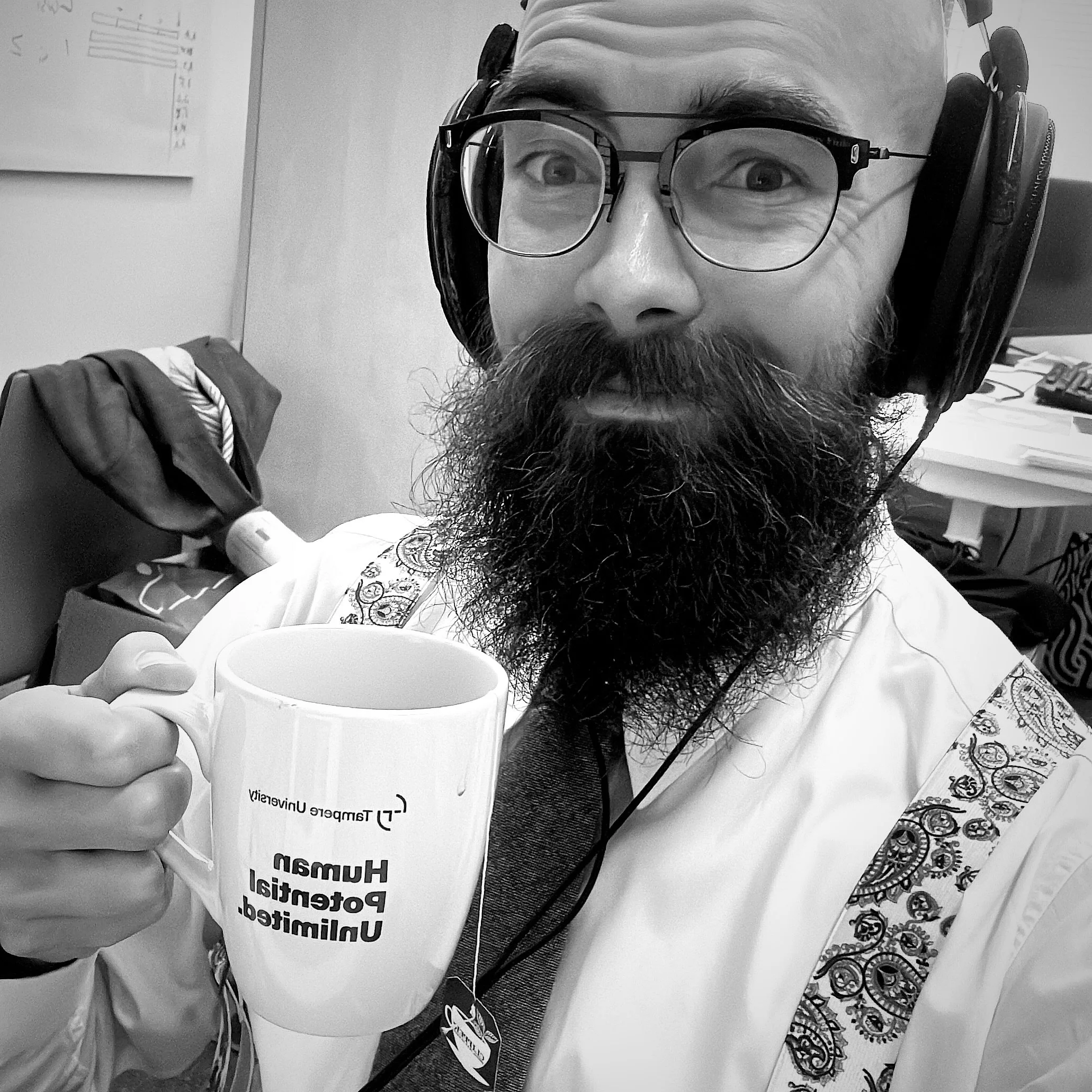 All work and no play
makes Jack a dull boy!

It has been quite busy lately😅

Luckily, the harvesting season will be finished soon. 

AND the skiing season is starting🔥

#phd #tampere #university #farming #skiing