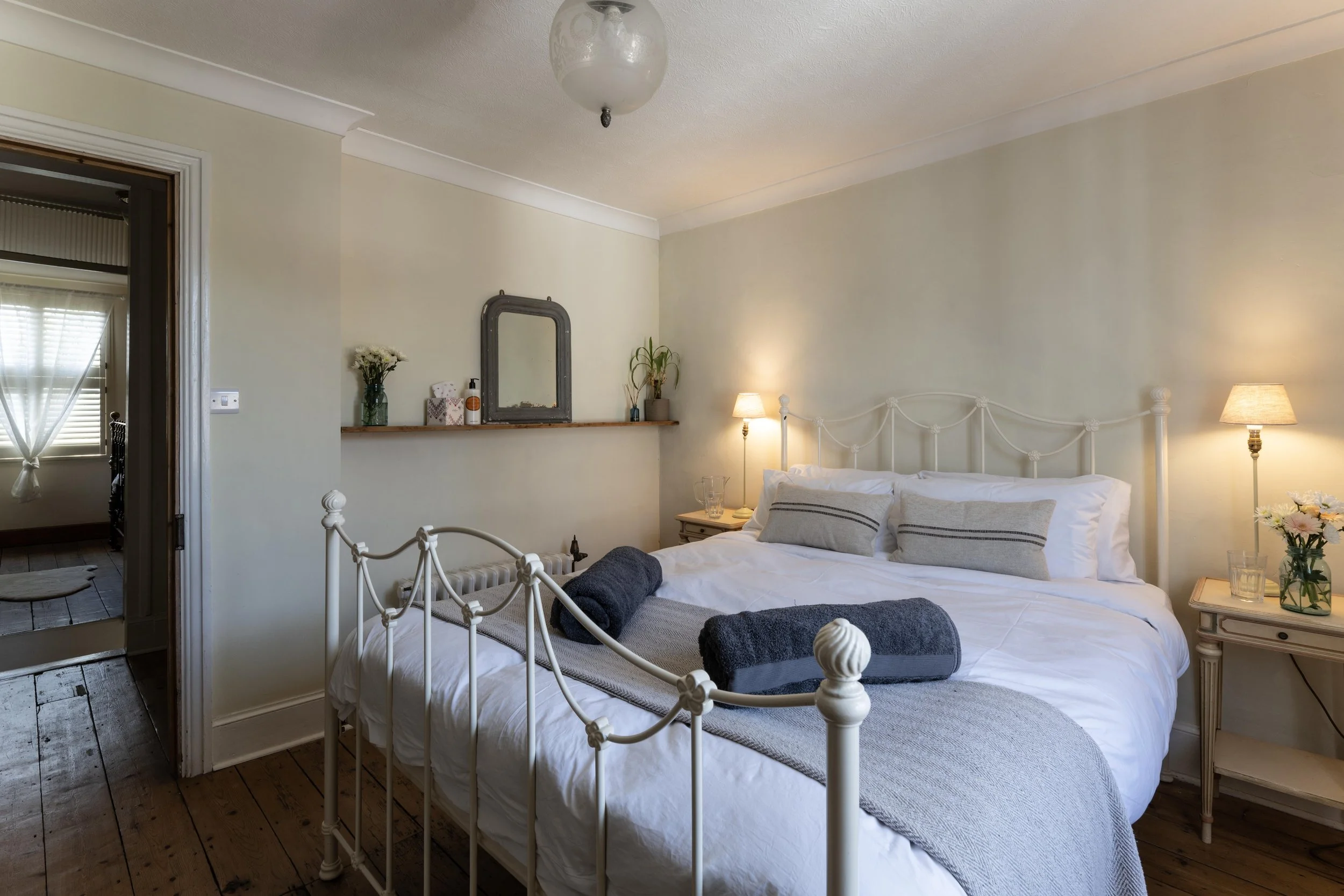 Bedroom 2. A large double bedroom with a King sized double bed and memory foam mattress. 