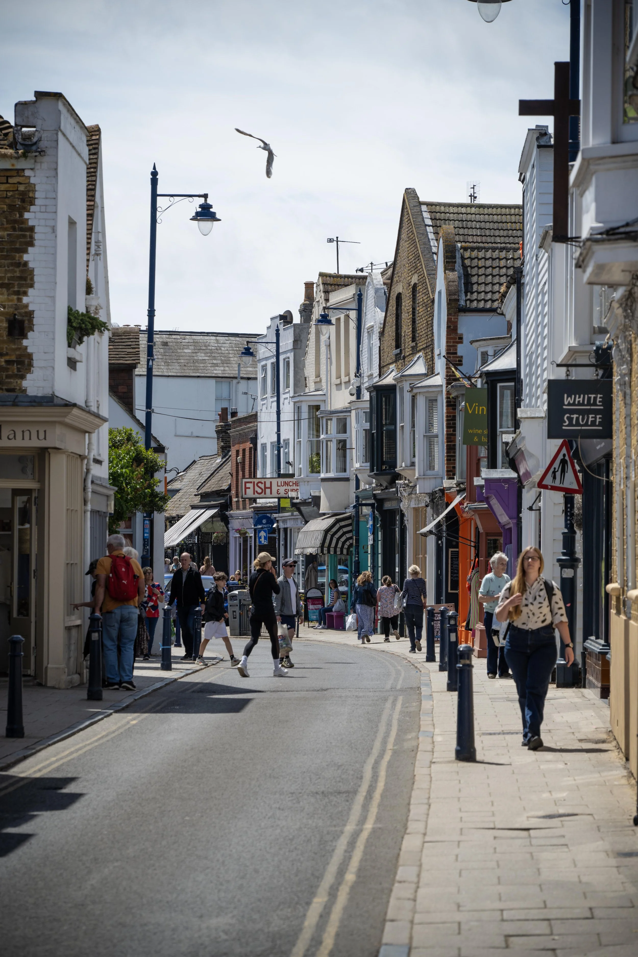 Whitstable has lots of independent bars and restaurants and boutiques which are all a quick stroll away from the cottage. 