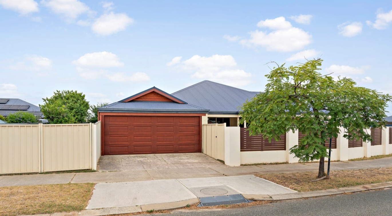 Garage Room for Vehicles Mandurah Rental.png