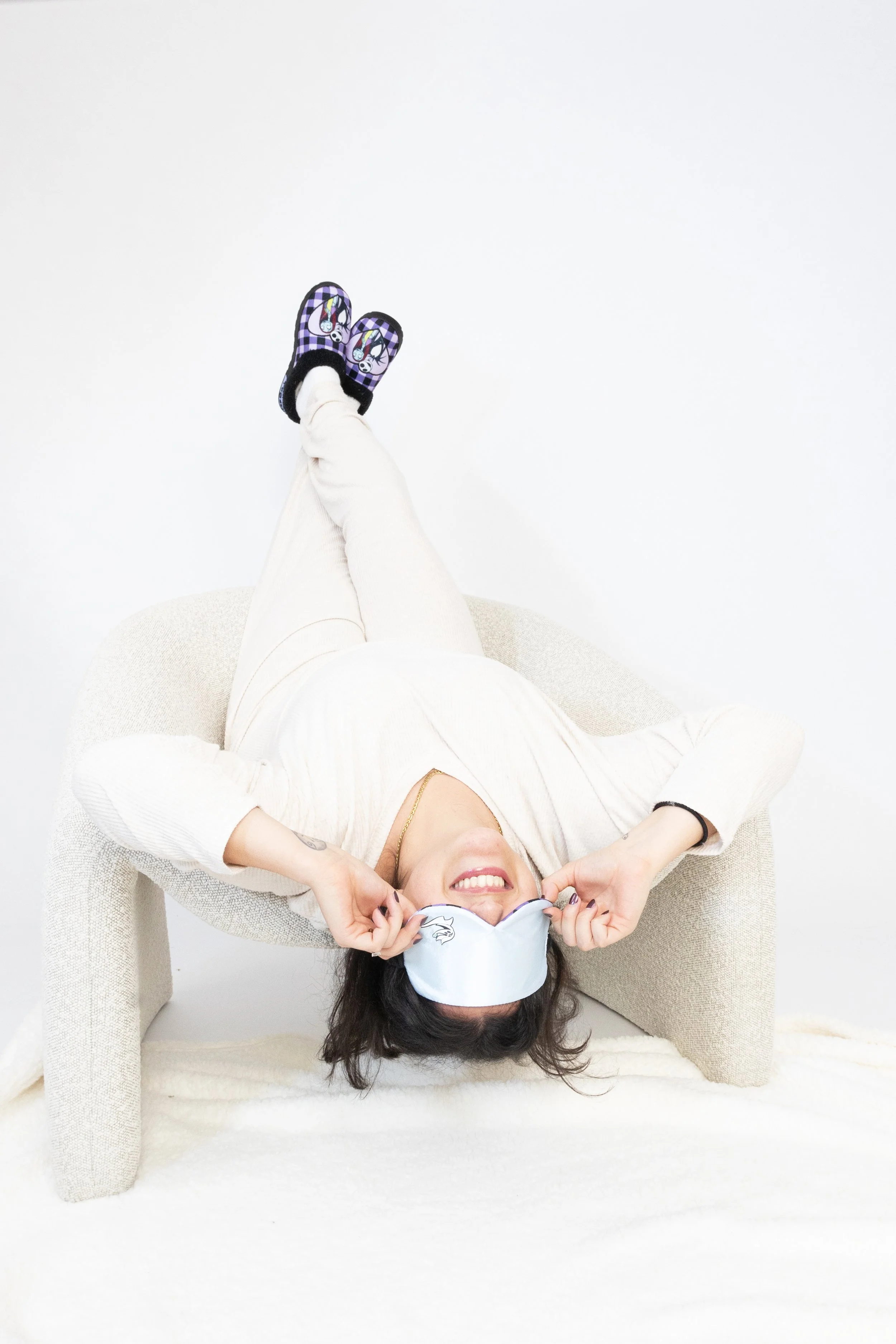 HOL24_wm_slippers_v-532.jpg