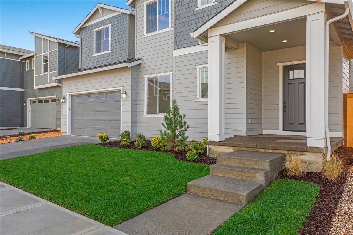 04-6714 SW Trillium Ln-3.jpg