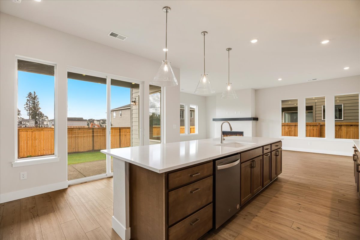 11-6714 SW Trillium Ln-12.jpg