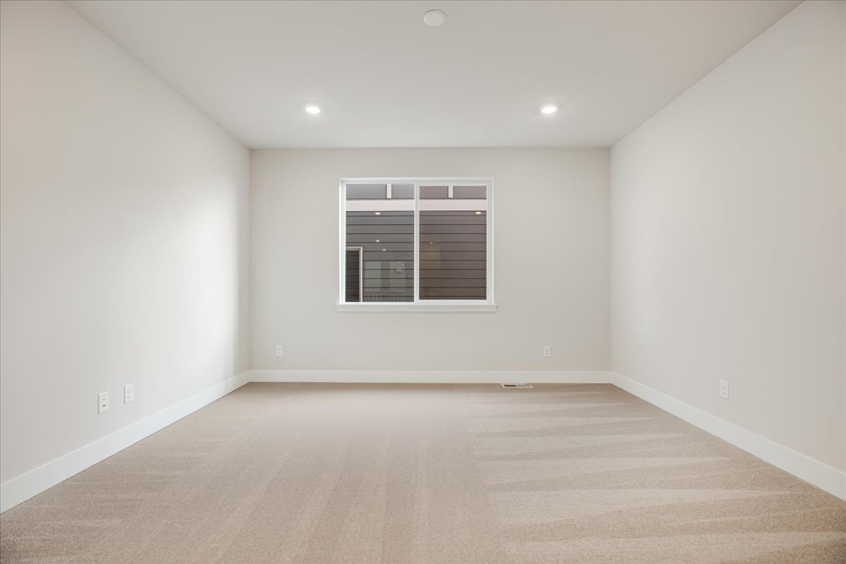 24-6714 SW Trillium Ln-21.jpg