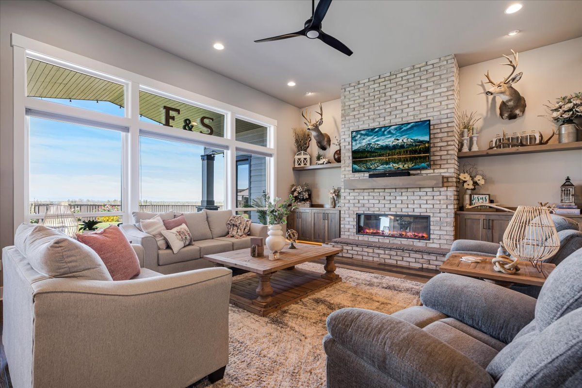 18-7124 SW Mill Iron Cir-29.jpg