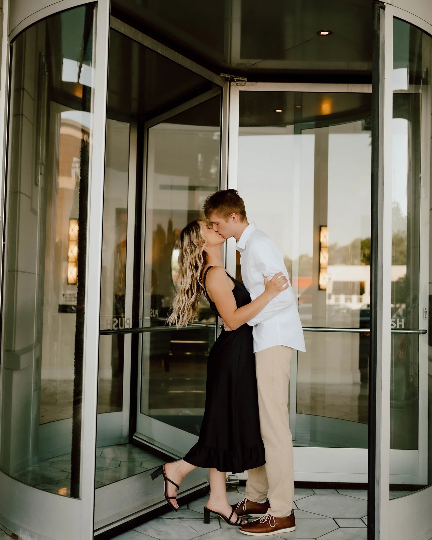 Did you know we do more than just weddings? 

We love hosting weddings blocks, wedding brunches, and rehearsal dinners just like this lovely couple did. 

Contact us today! 

@aarynmae.exposures 

#weddings #quadcityweddings #weddingvenues