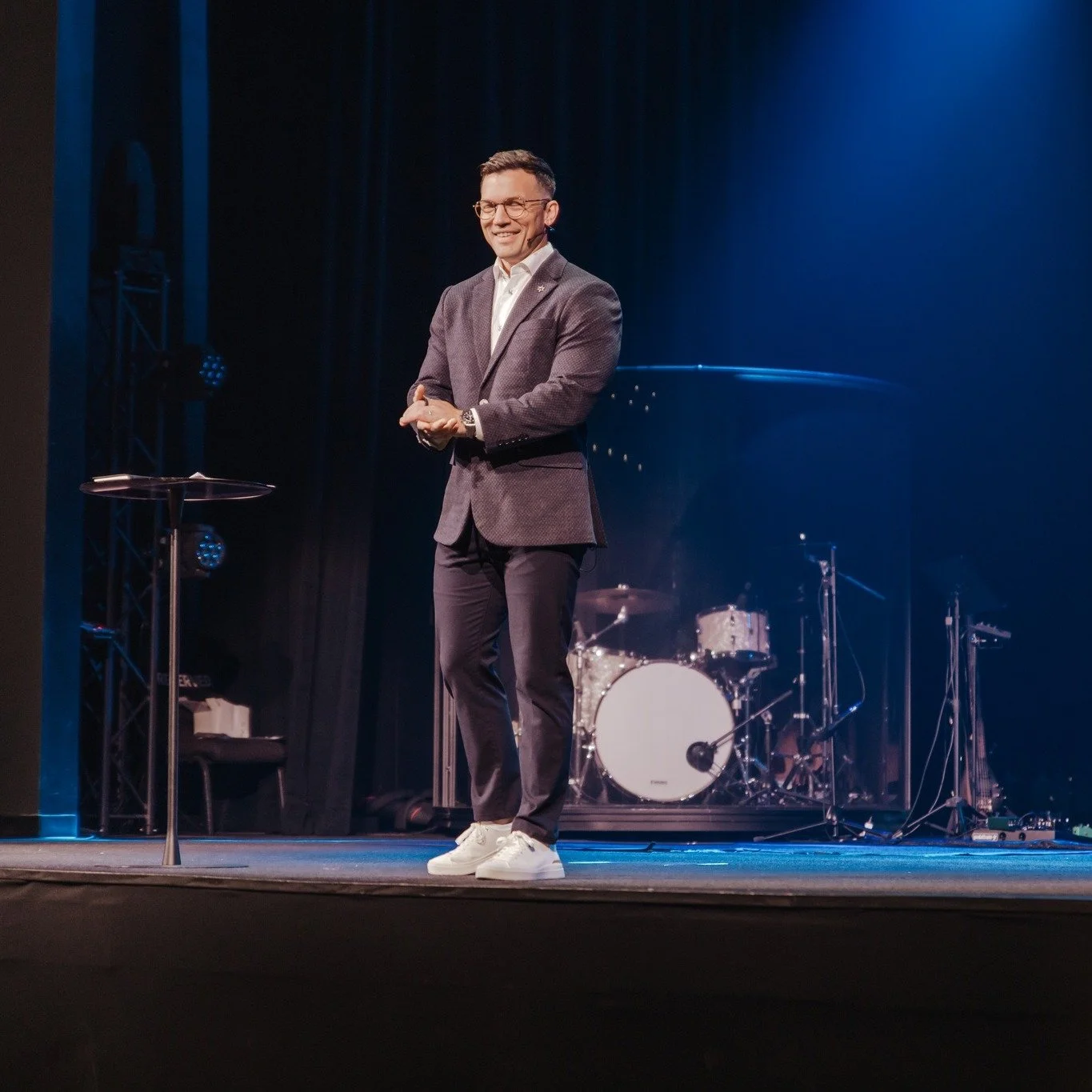This Sunday, you&rsquo;re invited to more than a service &mdash; you&rsquo;re invited to belong.
�Come as you are. Leave a little lighter.�
We&rsquo;ll have a seat, a smile, and some coffee waiting. 
Services are at 9 AM and 11 AM.