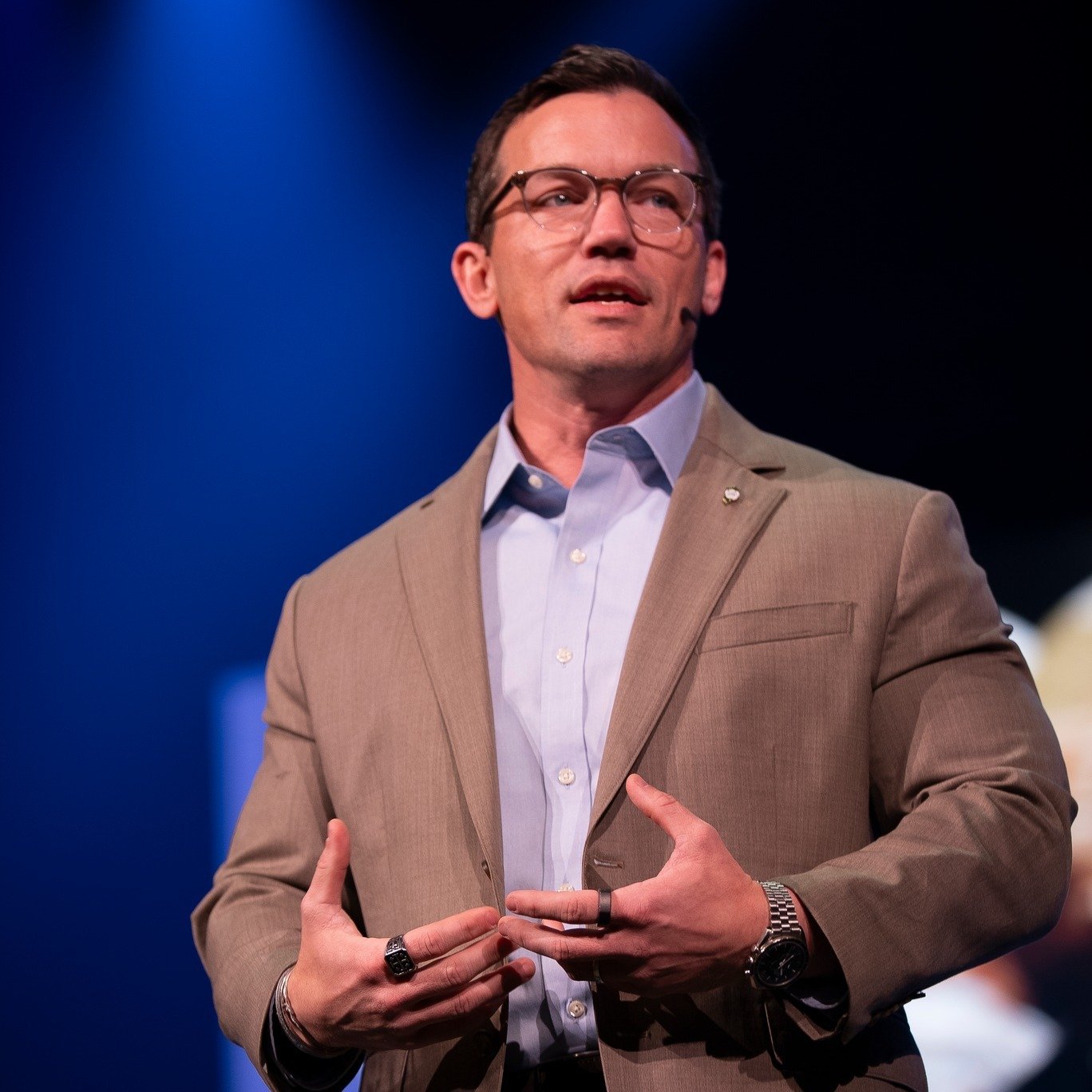 Pastor Stephen takes us through the Gospel of Luke depicting Jesus as the Son of Man.

Luke, the only Gentile author and a physician, gives a detailed and compassionate portrait of Jesus the Savior who prays, weeps, eats, touches, and embraces the lo