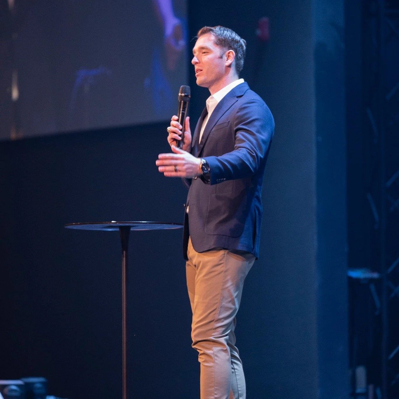 Take a midweek break that builds you up &mdash; and brings your family closer. Join us for a time to grow together in faith and community. Service at 6:30 PM.