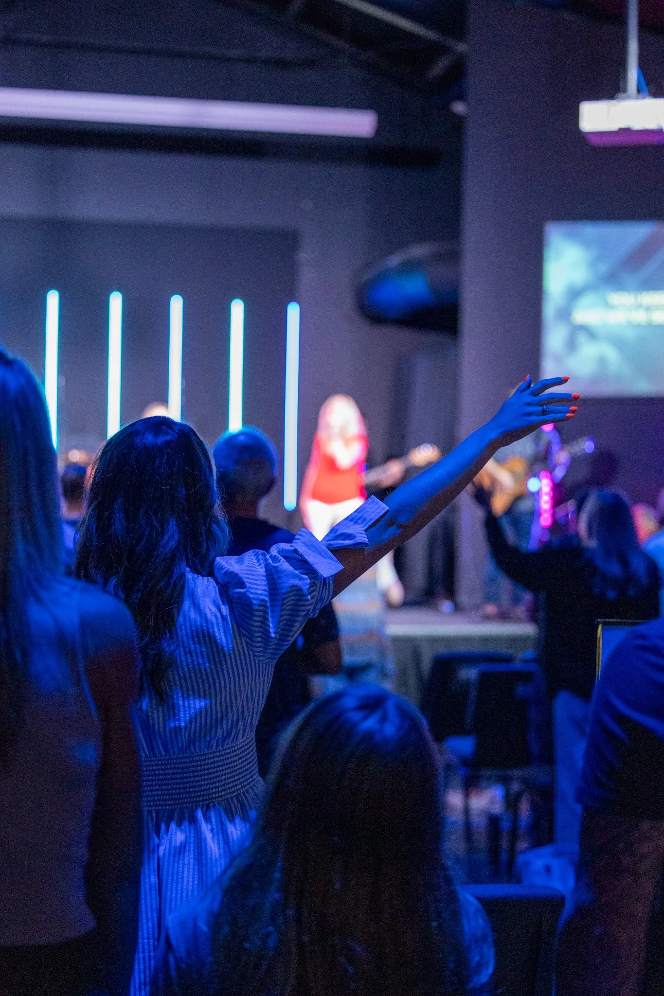 LH_Worshipping_1.jpg