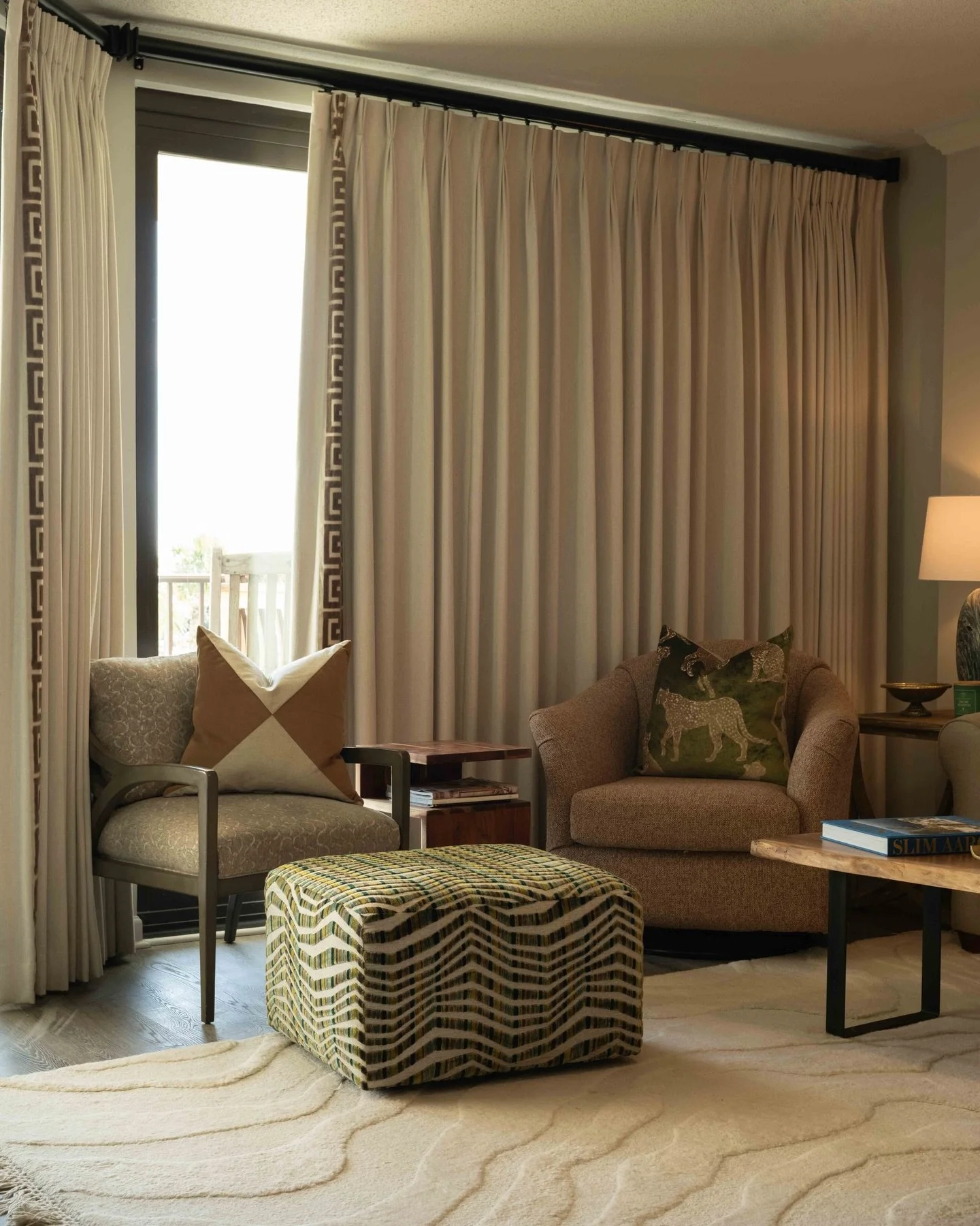 Quiet corners, layered textures, and the kind of light that makes everything feel just right! A project I&rsquo;ve had a lot of fun with, and we aren&rsquo;t done just yet! 😉🌊
~ The Le Refuge Marin project 

📸: @prestoncookphotograhy