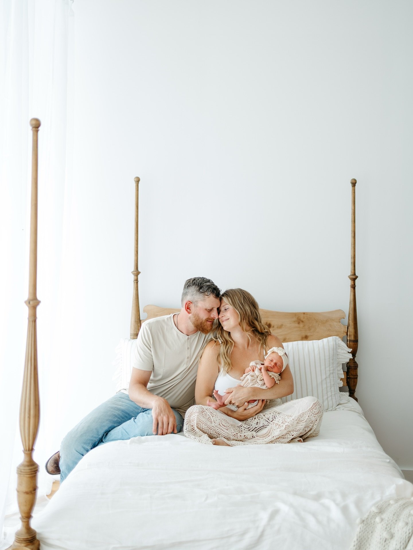 Just a few months ago we were in this same spot taking Emily&rsquo;s maternity photos, I know how birth works but it&rsquo;s still so mind blowing how strong women are just effortlessly (I know a lot of effort actually involved) but are creating huma