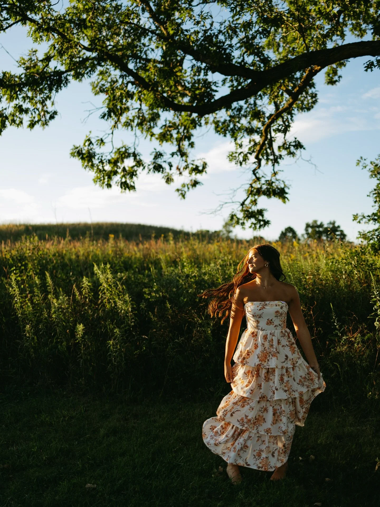 Another beautiful day and session with my girl Soph.

-
-
-

#MichiganSeniorPhotographer
#SeniorPicturesMichigan
#SeniorPortraitsMI
#MichiganPhotographer
#DetroitSeniorPhotographer
#clarkstonseniorphotographer 
#ourladyofthelakes 
#SeniorPhotosMichig