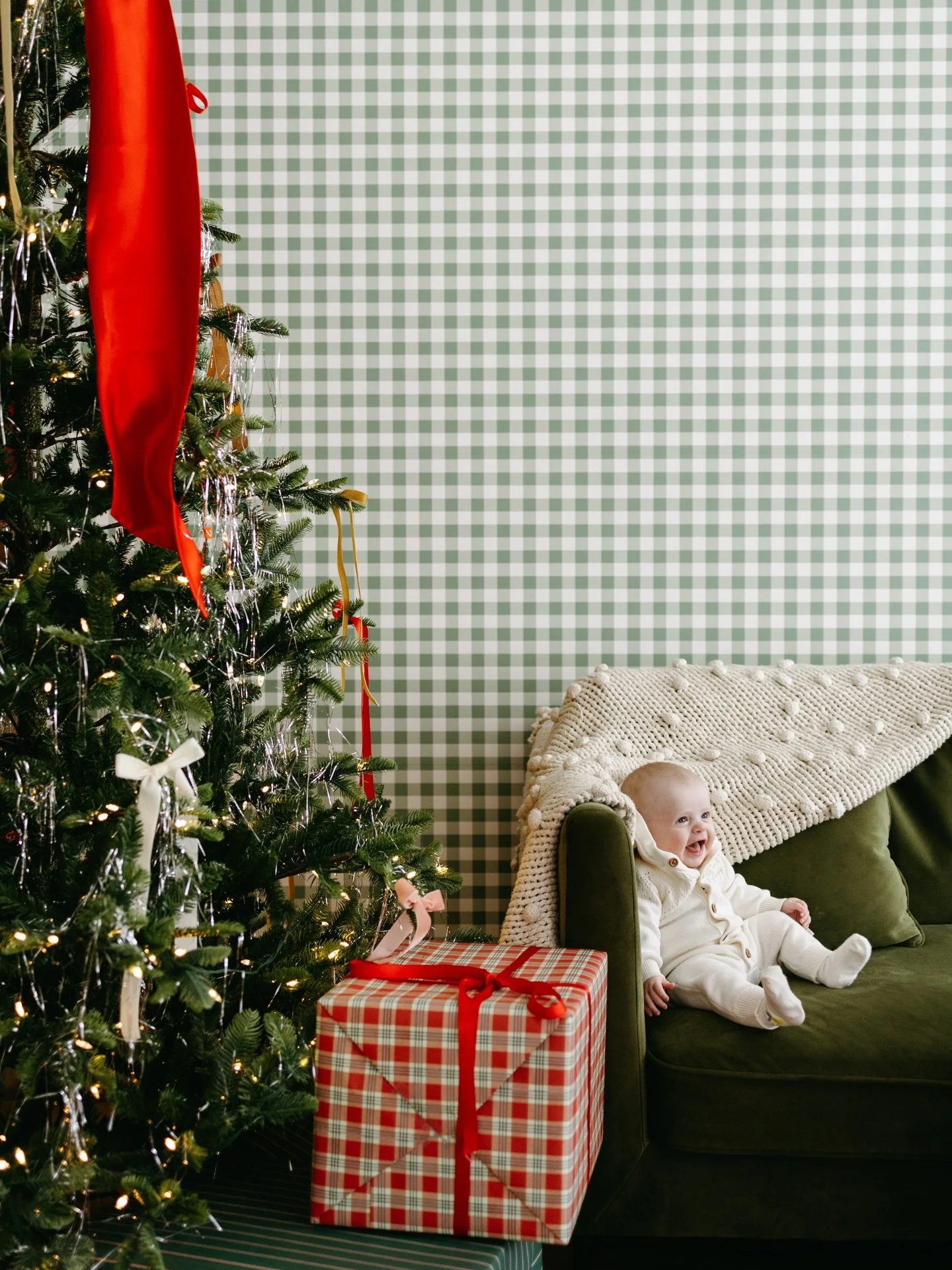 A very Merry Christmas, Jo bean!! To know this baby is to love her. 

-

#michiganfamilyphotographer
#oaklandcountyphotographer
#michiganphotographer
#michiganfamilies
#mittenstatephotographer
detroitfamilyphotographer
metrodetroitphotographer
oaklan