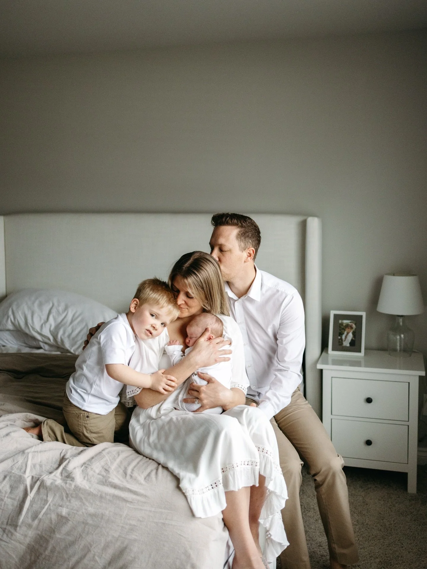 Here&rsquo;s your reminder your family photos can be inside your home ❤️ 

-
-
#photography #photographer #photooftheday #instagood