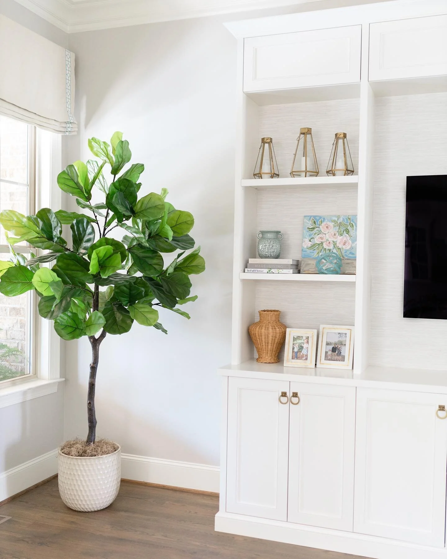 If you asked me to describe my style I would call it fresh, Southern, with a bit of traditional sprinkled in. Classic meets contemporary but remixed. I love mixing old with new and luxury finds with some great steals. It is always my goal to marry fo