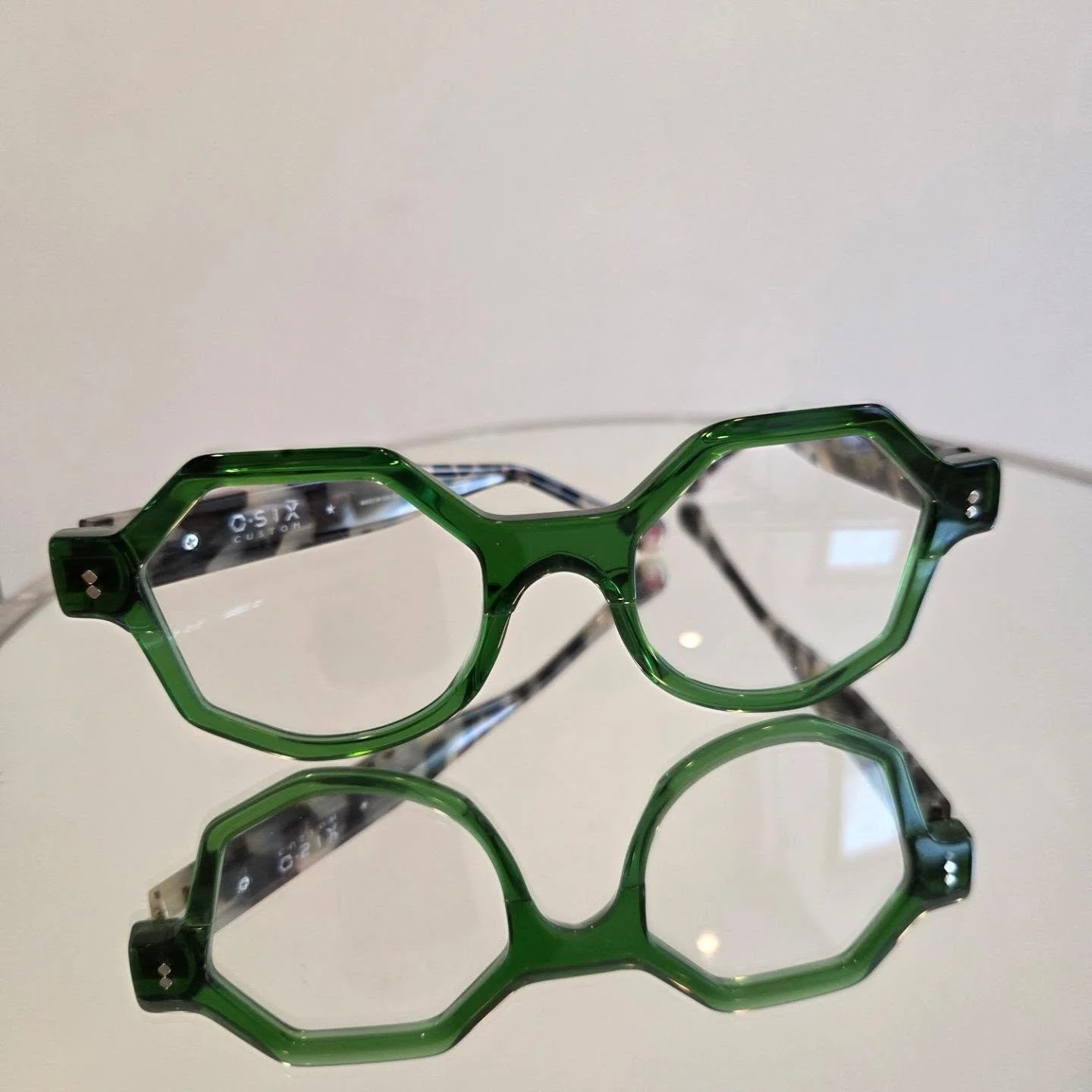 Bespoke OSix bold