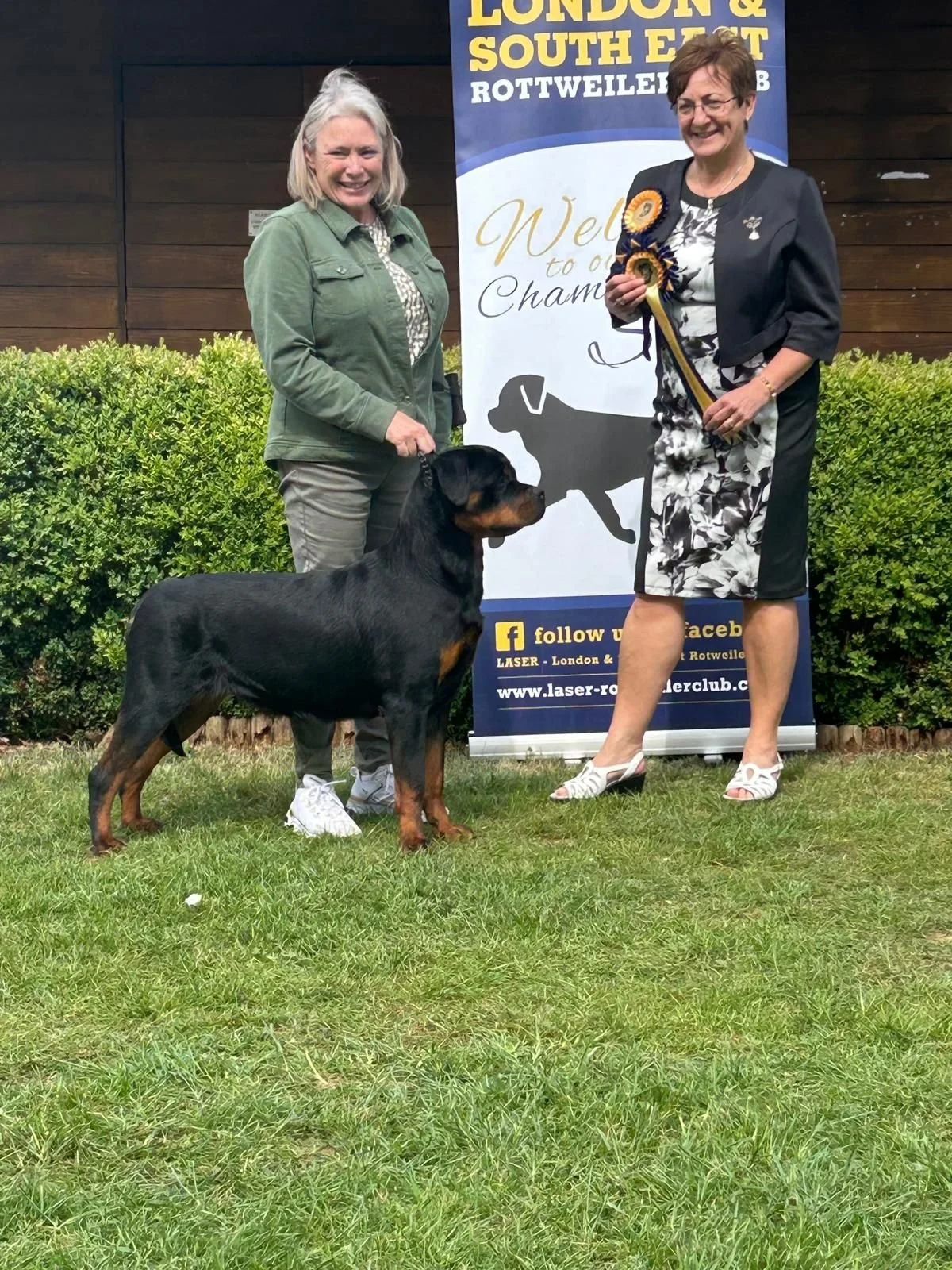 Just home from a lovely sunny day at Laser Champ Show today where 

  Teigan Missoula 
  Ch Fantasa Lucky Luciano
  X
  Teigan Ginger 

 🏆 Won BPIS 🏆

 Thank you to Breed Specialist Judge Andrea Maltas for our placing. 
Congratulations to all main 