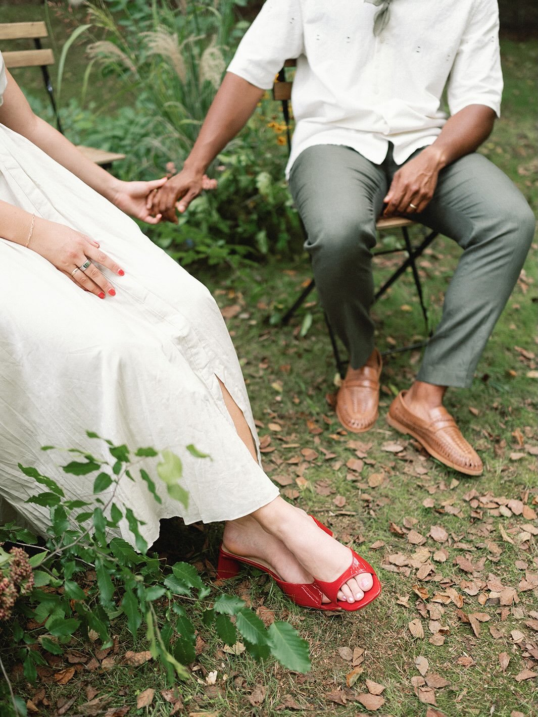 Start with a feeling, then design a wedding that looks like you. 

Photos: @hellohelaine 
Planning: @yourbigday_events 
Florals: @89thandautumn