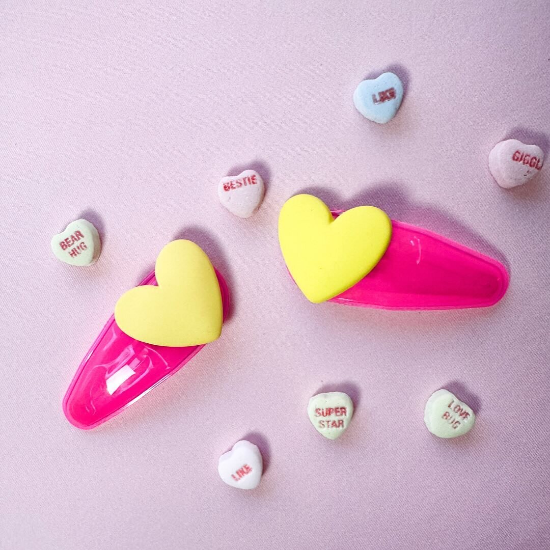 Thinking about everyone that we can celebrate on Galentine&rsquo;s day! 💖

🎀Friends
🎀Family 
🎀Teachers 
🎀Neighbors 
🎀Pets!

#galentinesday #celebration #love #spreadlove #share #valentinesdaygift #love #hearts #hairclips #fyp #special #pink #he