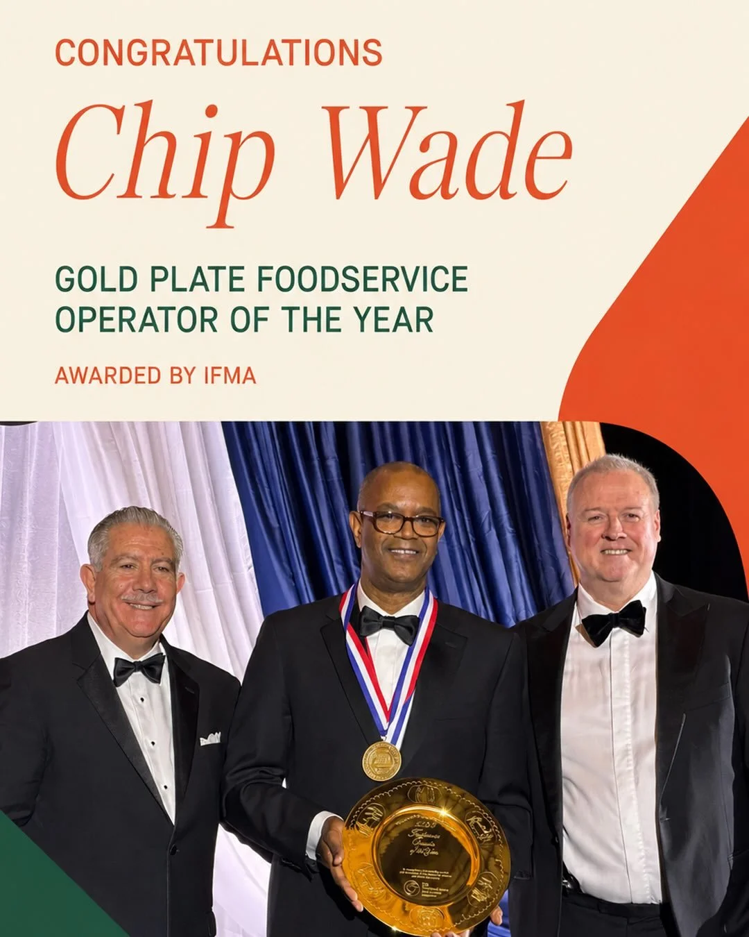 Huge congratulations to our CEO @dcwade203 on receiving the Gold Plate Award, an incredible recognition from @ifmanyc and a major honor in foodservice. A well-deserved honor and a proud moment for the entire @ushgnyc team.