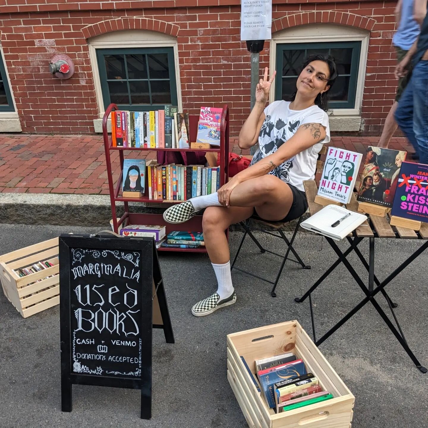 many many thanks to @faro__cafe for hosting such a wondering community event and to everybody &mdash; friends, passerby, neighbors &mdash; who came out to support our first day as a pop-up bookstore 🖤