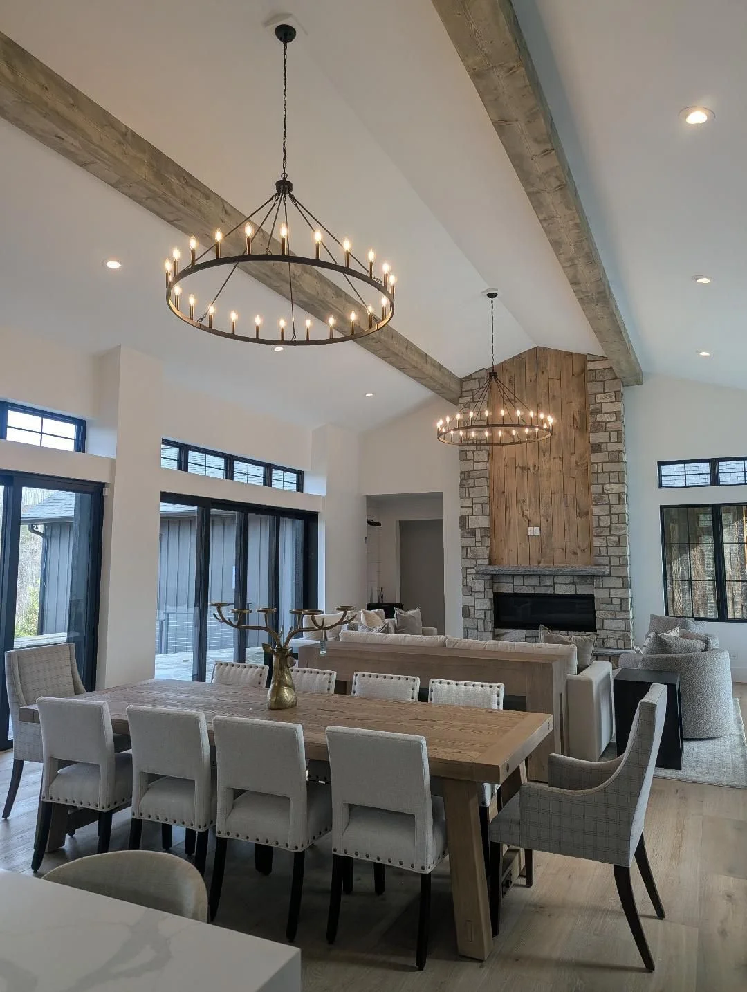 Hanging Chandeliers and Recessed Lighting