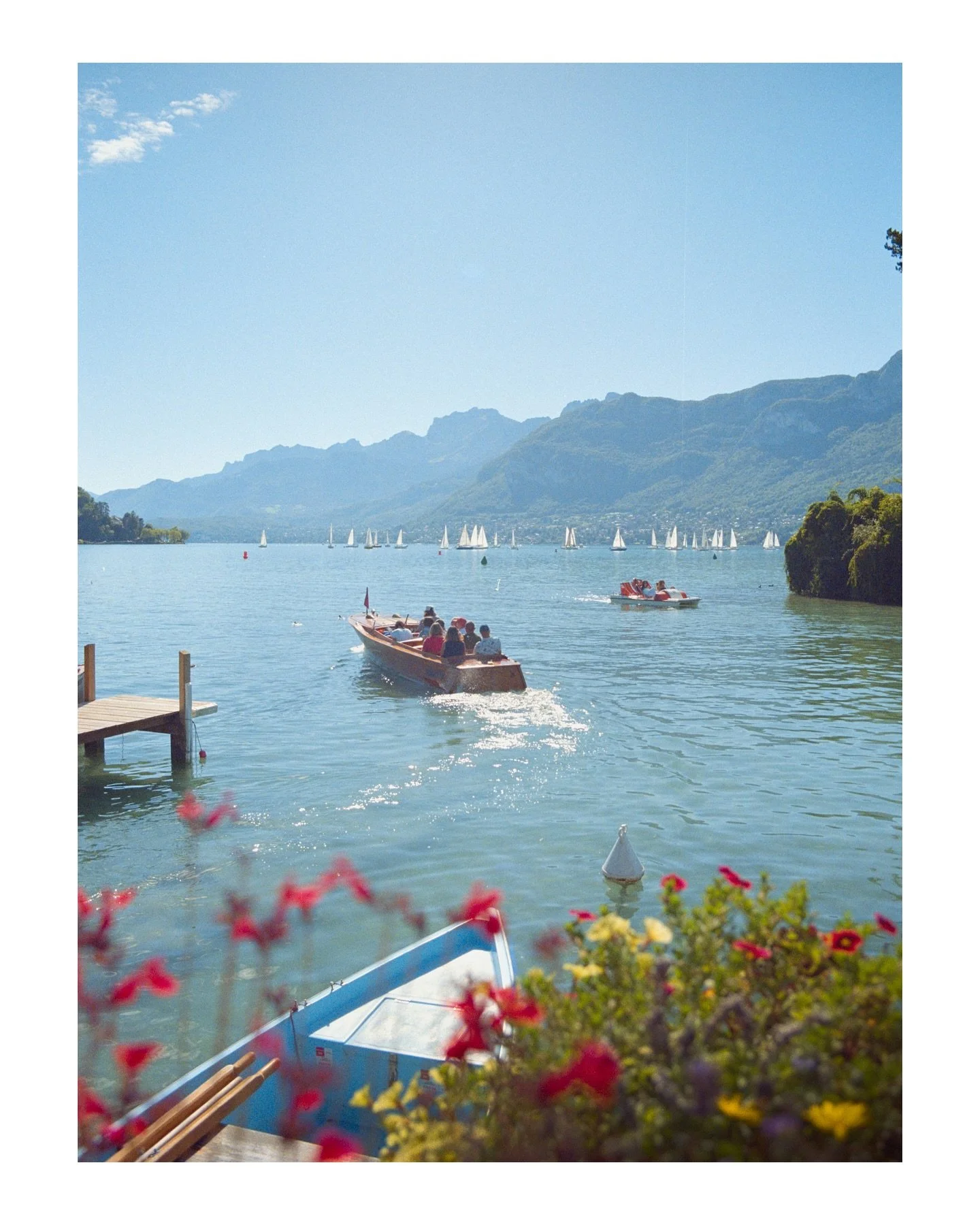A quiet day at a French Lake

Annecy, France
August | 2025
🎞️ Gold 200 &amp; Portra 400

➡️ DM FOR PRINTS ⬅️
&bull;
&bull;
&bull;
#kodakportra400 #stademagazine #summervibes #annecy #france #shootfilm #grainisgood #kodak #kodakgold #gold200 #annecyf