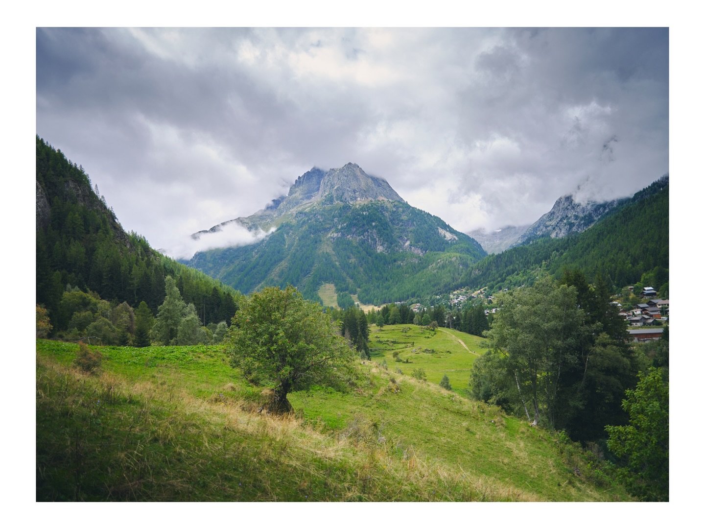 Fog and clouds in the alps

Vallorcine &amp; Chamonix, France
August | 2025
📸 GFX 100s

In the French Alps, the weather can change in an instant. You can be walking around, enjoying a sunny day one moment, and be running for shelter as lighting stri