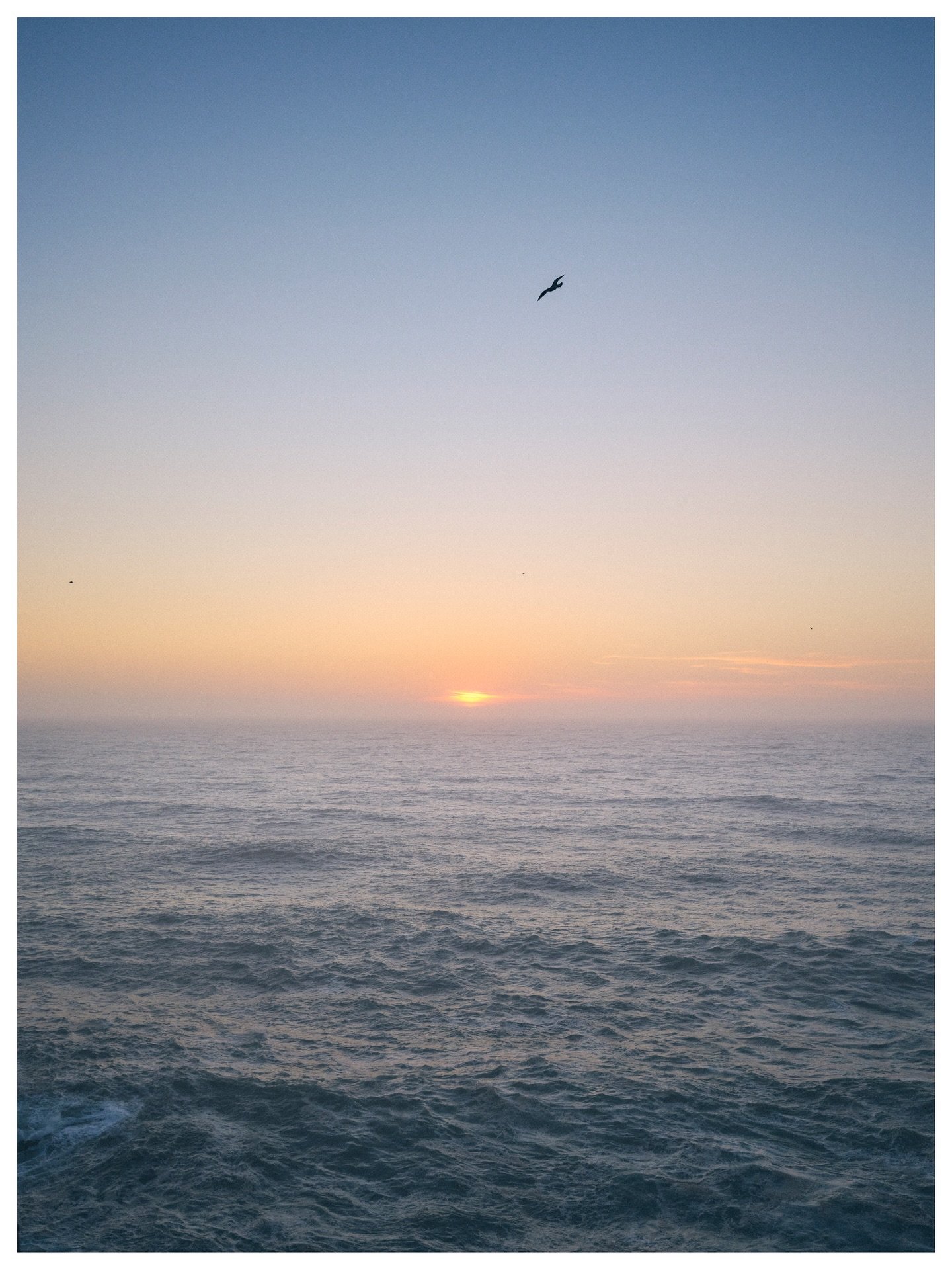 Dusk by the sea

Nazar&eacute;, Portugal
September | 2025

Finding myself inspired by the clash of violent tides and pastel skies in Nazar&eacute;, Portugal. Standing by the sea watching the waves crash on the rocks below was surreal. Nazar&eacute; i