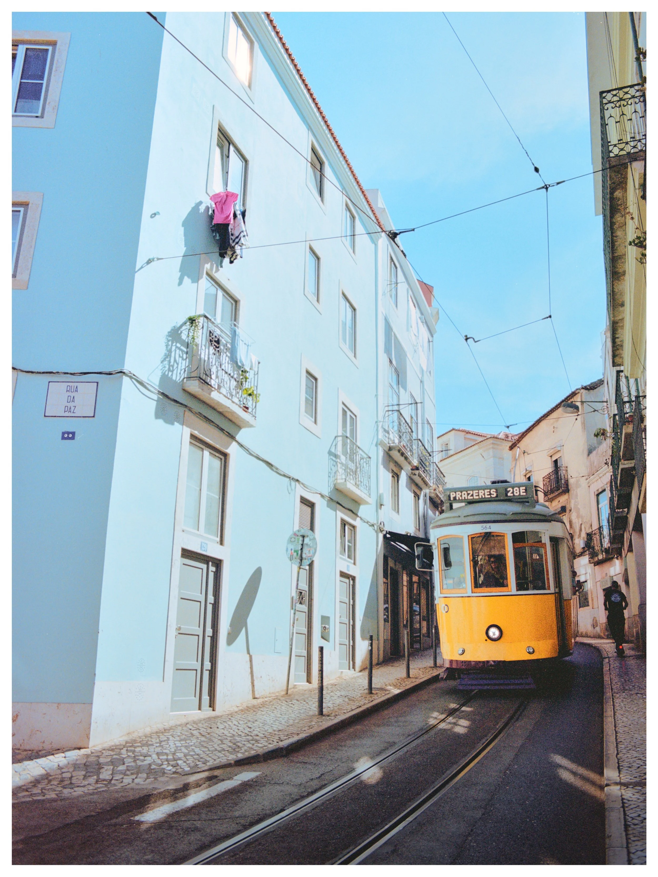 Narrow streets 🚋

Lisbon, Portugal
September | 2025
📷 Canon AE-1
🎞️ Porta 160

I probably took way too many pictures of the trollys of Lisbon 😂