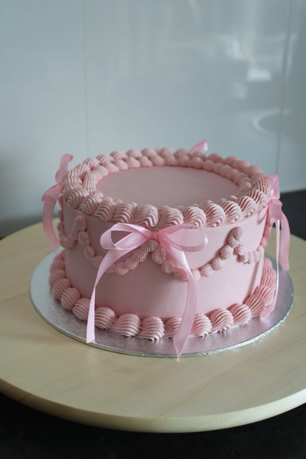 roze strikjestaart