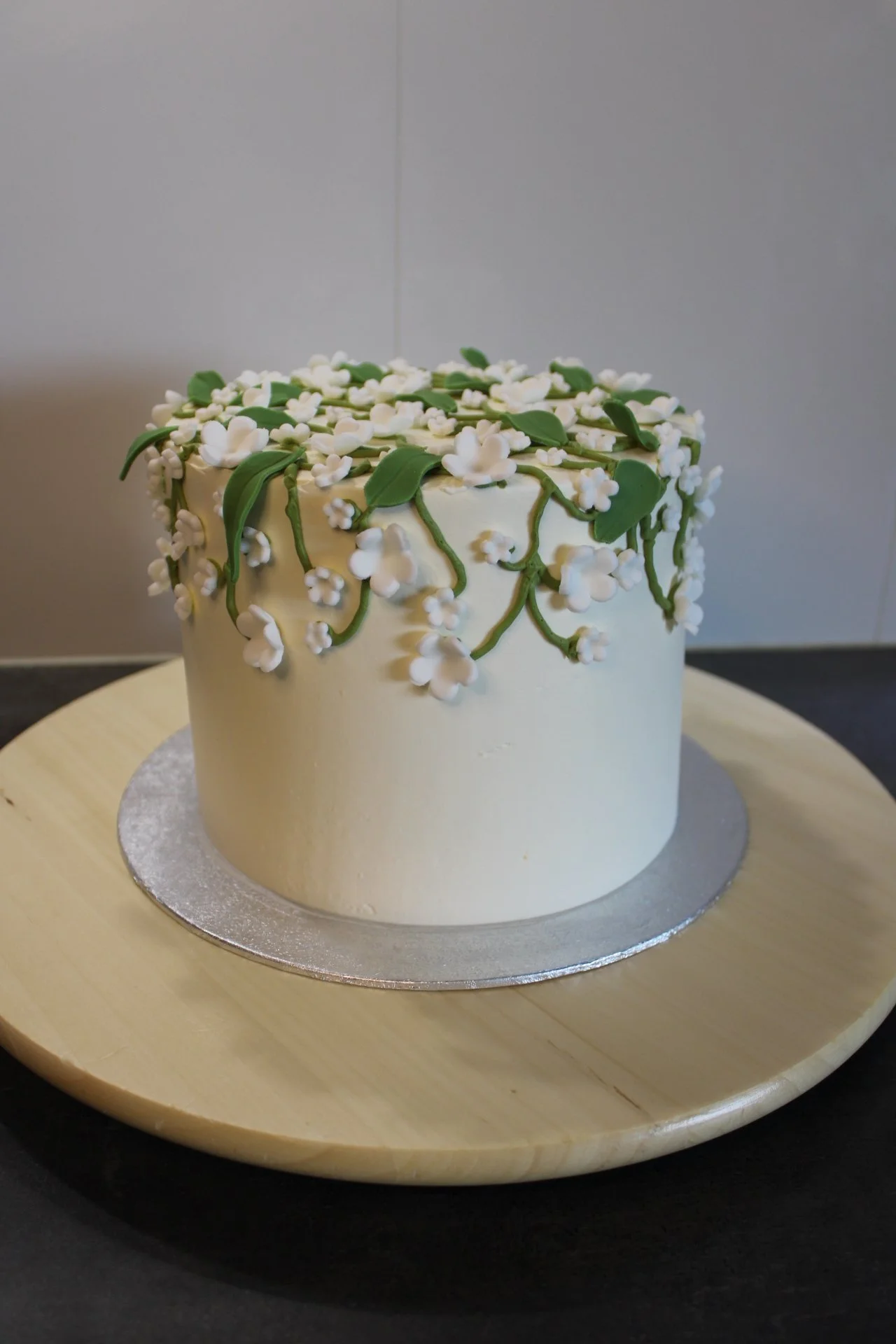 bloemen lily of the valley hoge taart