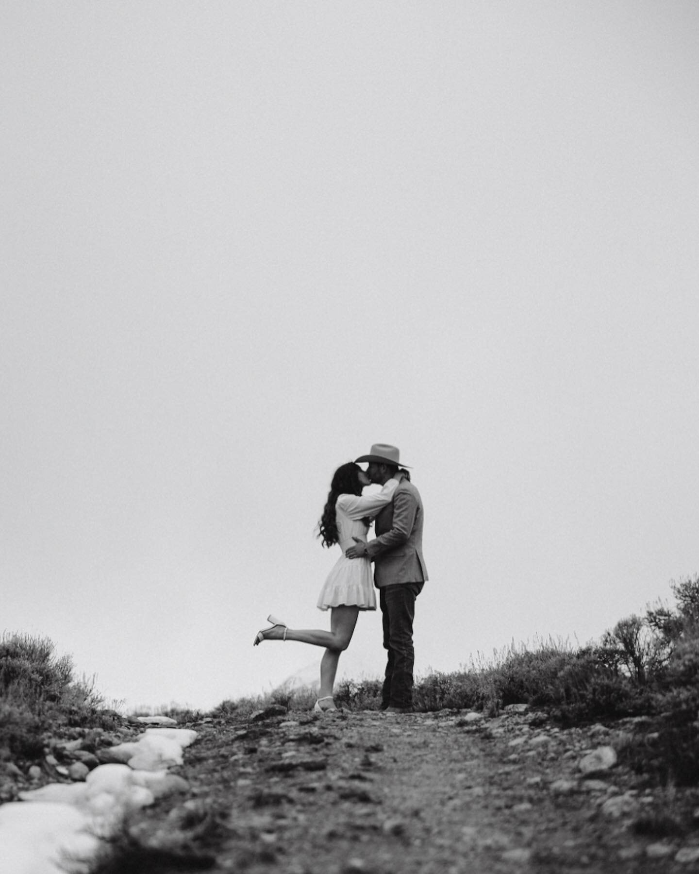 &ldquo;Not one word, not one gesture of yours shall I, could I, ever forget.&rdquo; - Tolstoy 

.
.
Congratulations @baileylabrenz @justin_alexander361 ! May you always enjoy the moments in each other&rsquo;s embrace 💕 

.
.
#coloradoengagement #col