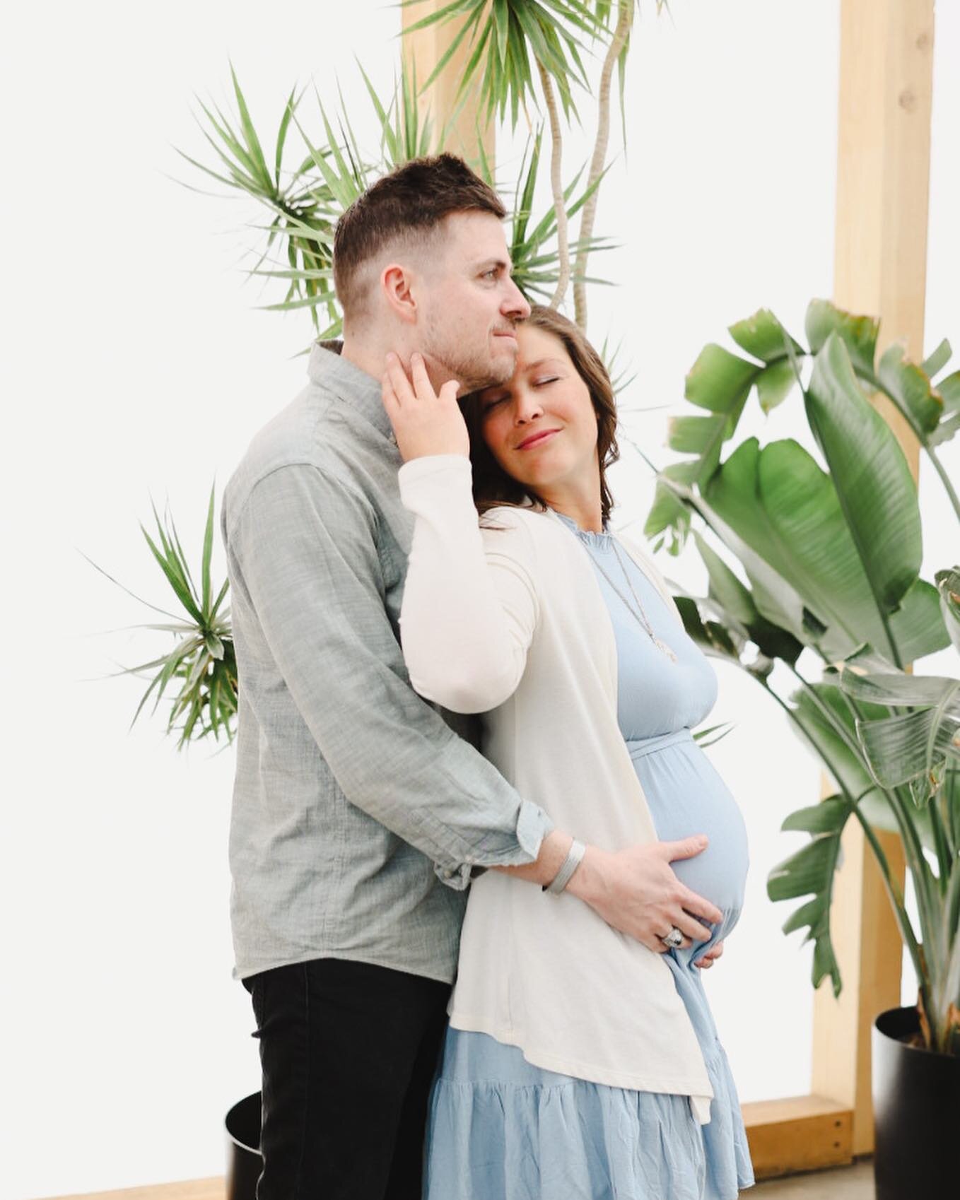 35 weeks! So excited to meet our son next month! 
.
Im so grateful for all the couples I&rsquo;ve been able to photograph prior to Maturnity leave- we finished up all the photo jobs last week and now we&rsquo;re fully in baby-prep mode. 
.
Again, tha