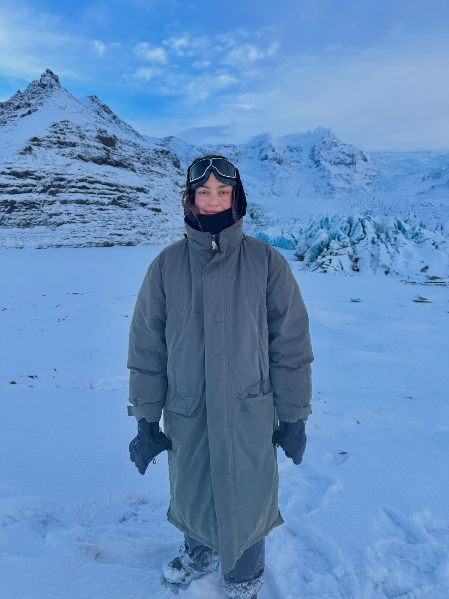 Islandia con Nico 🫠&hearts;️
El primer d&iacute;a perd&iacute; el m&oacute;vil y el pasaporte 🙂 y luego una tormenta no nos dejaba salir de la isla&hellip; atrapados y encantados. Hay pocos sitios ya que te hagan sentir que est&aacute;s t&uacute; s