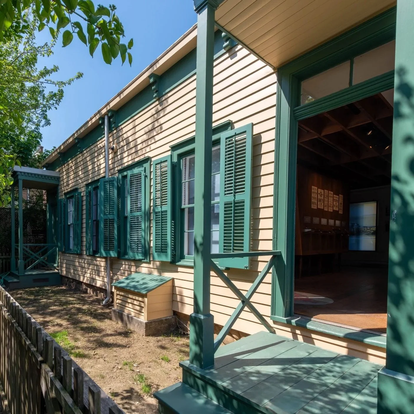 03+before+after+green+porch.jpg