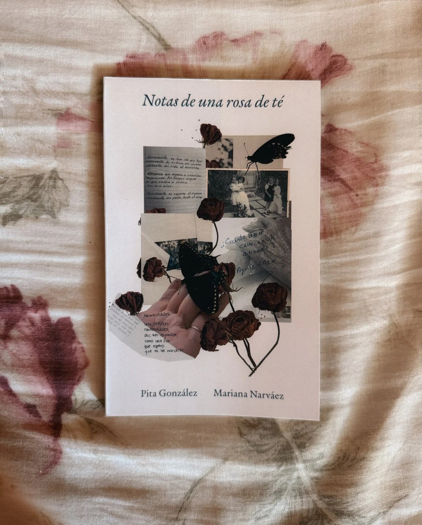 Dos libretas llenas de poemas se convirtieron en un librito 🌹 Notas de una rosa de t&eacute; es una conversaci&oacute;n po&eacute;tica entre mi abuela y yo, poemas que se contestan y se complementan &hearts;️ Estos dos poemas son un peque&ntilde;o v