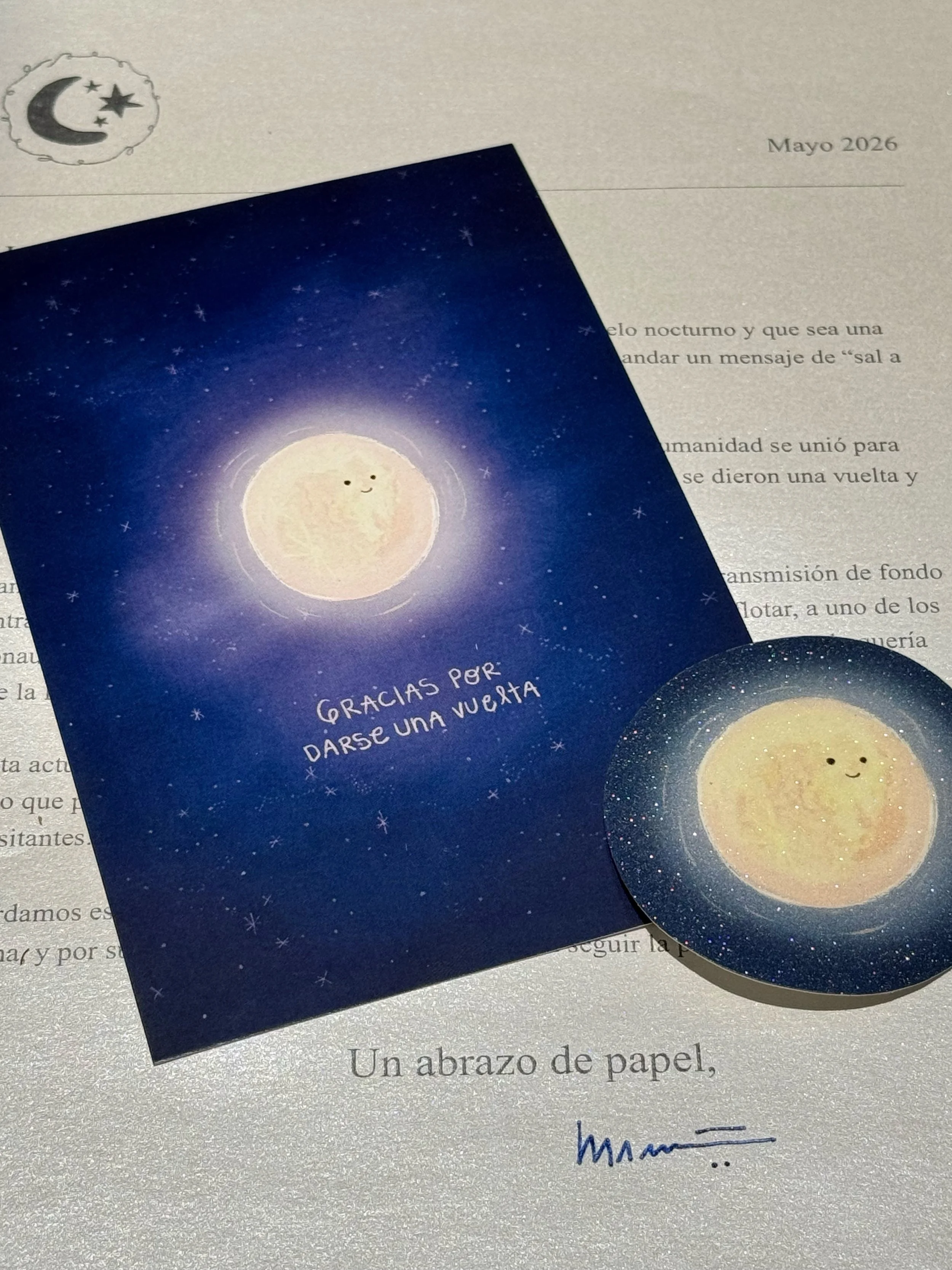La carta de mayo fue un homenaje a Artemis II y un recordatorio de voltear a ver la luna (y tomarle una mala foto) siempre que puedas 🌙

Recuerda que puedes suscribirte al club por $70 al mes y si quieres la carta de mayo todav&iacute;a quedan algun