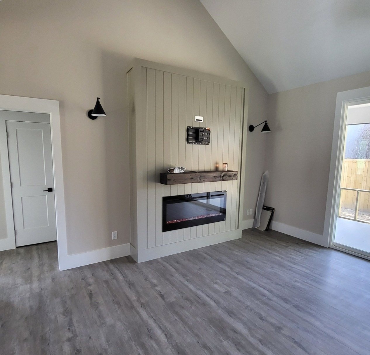 custom+bump+out+fireplace+mantle+tv+shiplap+grey+2.jpg
