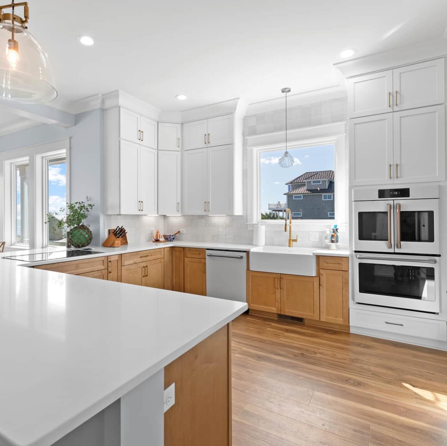 Welcoming spring and beach season with this beautiful waterfront kitchen on Topsail Island. This stunning home features our pairing of Maple Rye and Painted Linen cabinetry that lean perfectly into the coastal lifestyle.

If you&rsquo;re looking for 