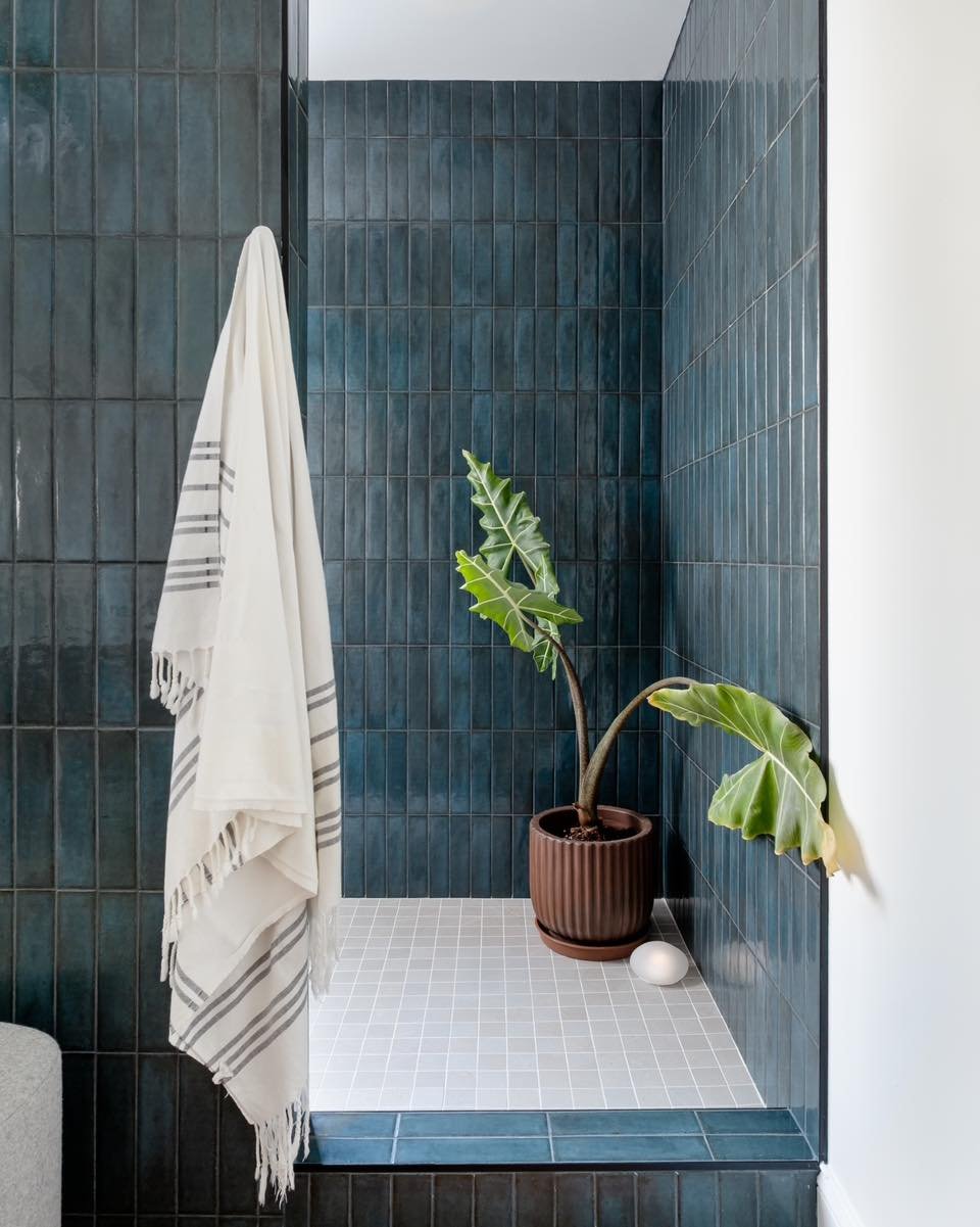 Let&rsquo;s Talk Tile 

From richly glazed terracotta to soft, hand-formed neutrals, tile plays a starring role in defining the feel of a space. Subtle, neutral tones come alive through shape and texture, while bold colors offer the perfect way to ma