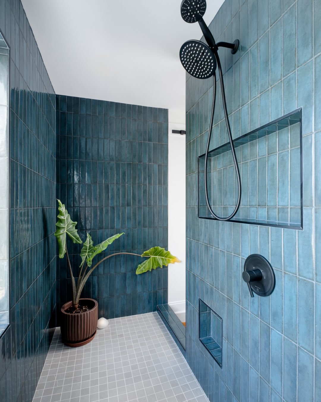 Bathrooms don&rsquo;t have to be boring! 🧡

Deep blue tile, unexpected pops of color, and a warm wood vanity? This is how you make a space unforgettable.

Would you go bold like this?

#boldbathroom #bathroominspo #interiordesign #newrivercabinets