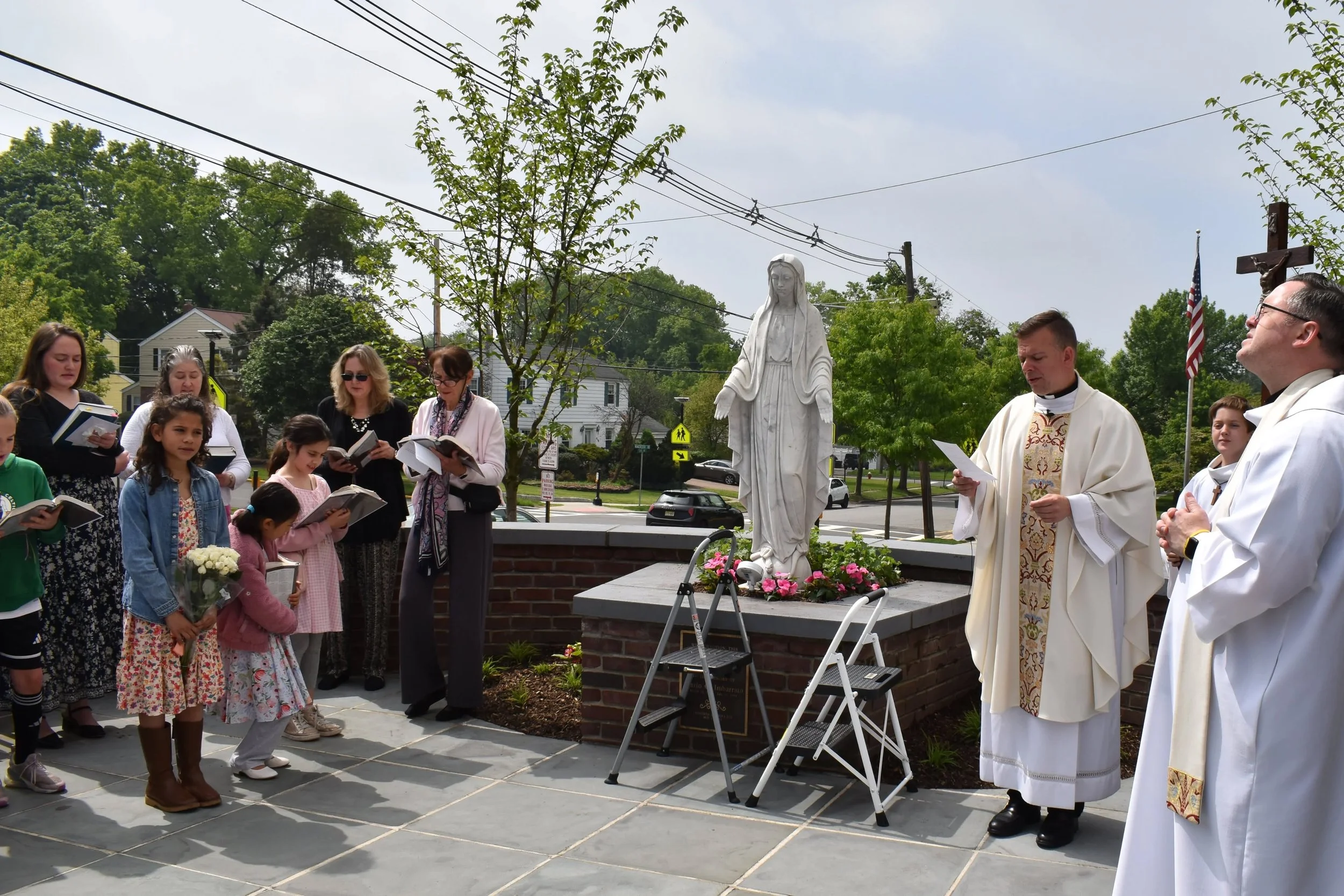 On Sunday we crowned our Queen of Heaven with flowers in our Mary Garden and celebrated Mother&rsquo;s Day with grateful prayers for the mothers of our parish and all women who reflect God&rsquo;s love through their maternal care for others.

"T