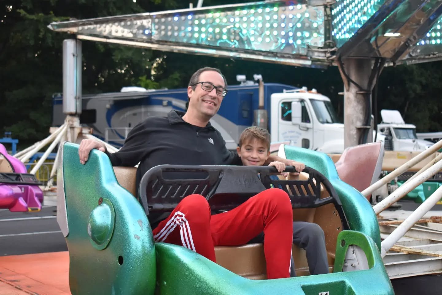 🎡 CARNIVAL DAY 1
Last night was a blast! See you again tonight, 6PM - 11PM. Beer garden will be open 🍻 

445 Fifth Ave, River Edge, NJ 07661

www.saint-peter.org/carnival

#Carnival #FamilyFun #FallFun #RiverEdgeNJ #BergenCountyNJ